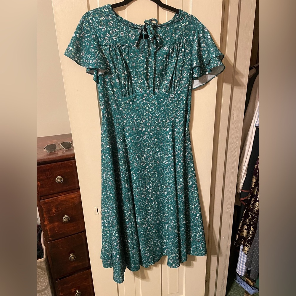 Unique Vintage Timeless London Size L Green Flutter Sleeve Floral Swing Dress